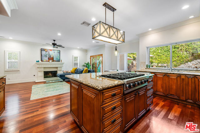 4520 TYRONE Avenue, Sherman Oaks CA: https://media.crmls.org/mediaz/7c1b835a-ff95-40c7-8620-9fe888e7db04.jpg