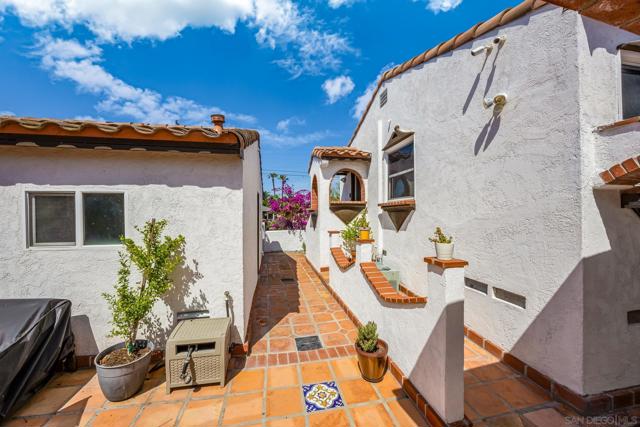 2541 Haller St, San Diego CA: https://media.crmls.org/mediaz/7c1ba08c-34dd-4055-a9ec-813db10bbb31.jpg