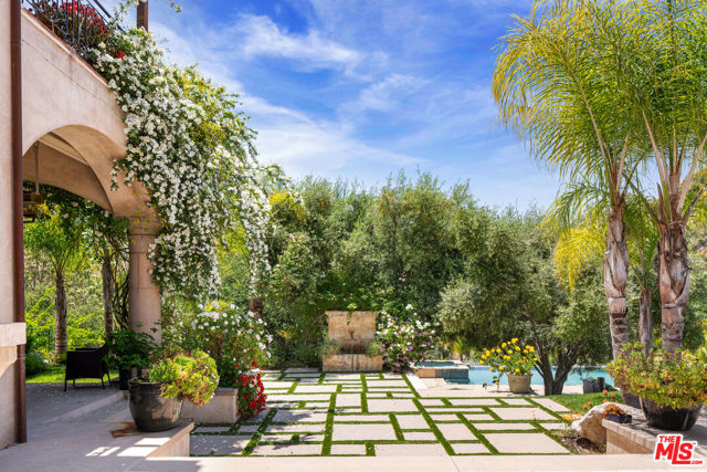 31823 Lobo Canyon Road, Agoura Hills CA: https://media.crmls.org/mediaz/7c1befe6-d205-443b-a6ce-c0f3621d8219.jpg