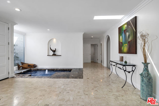 7834 Electra Drive, Los Angeles CA: https://media.crmls.org/mediaz/7c1ca478-2174-44e7-a9bc-0d04d2d68a9a.jpg