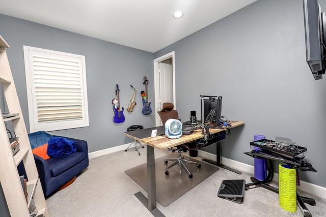 893 Woodhaven Rd, San Marcos CA: https://media.crmls.org/mediaz/7c1cb7be-a6ba-4a06-bd27-540d3fc49e96.jpg