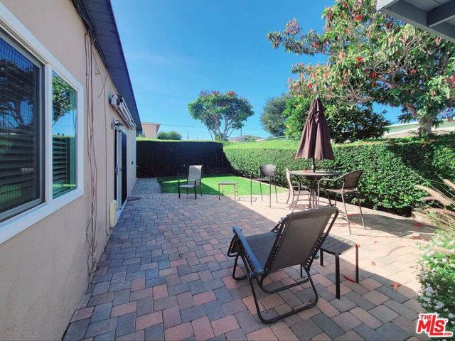 25353 Oak Street, Lomita CA: https://media.crmls.org/mediaz/7c1ce6bf-ea6a-435c-aeaf-dcc209fe34d0.jpg