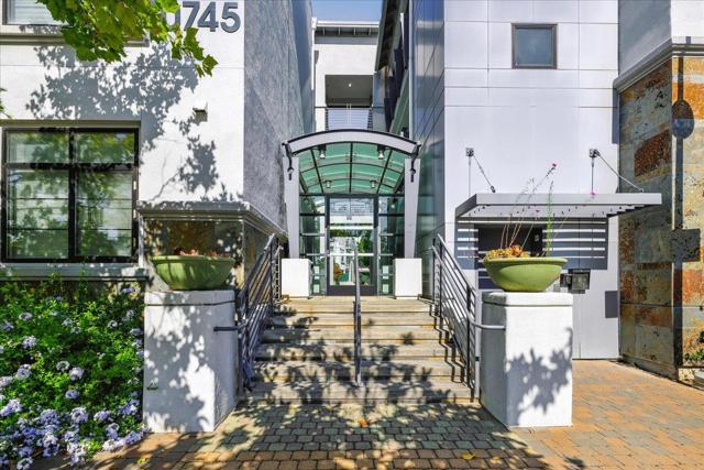 10745 N De Anza Boulevard, Cupertino CA: https://media.crmls.org/mediaz/7c1cfc9b-fab0-4ad7-be84-0852db8f12e2.jpg