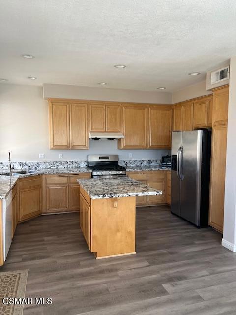 3101 La Casa Court, Thousand Oaks CA: https://media.crmls.org/mediaz/7c1d6ad9-ded4-4ac1-8f84-aa570e2e9ef4.jpg