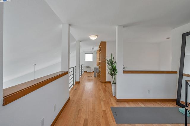 1522 Grand View Drive, Berkeley CA: https://media.crmls.org/mediaz/7c1d93f0-7fd5-4db2-b747-e8ec60ed22b8.jpg