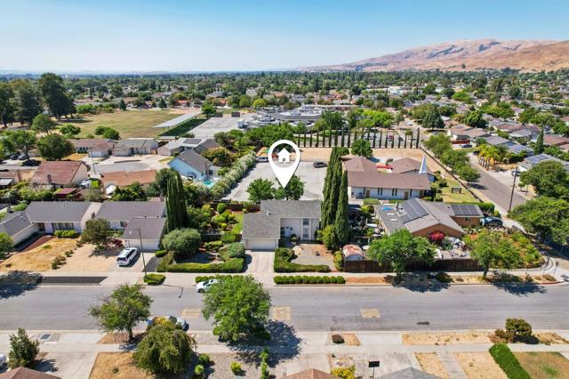 3043 Crater Lane, San Jose CA: https://media.crmls.org/mediaz/7c1dec1f-e6e8-4035-942d-14cfd54672f2.jpg