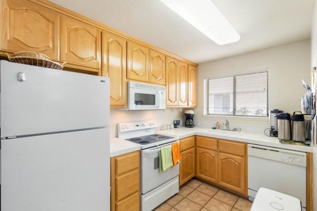 576 W Parr Avenue, Los Gatos CA: https://media.crmls.org/mediaz/7c1defbb-51f5-4d65-9b56-2aa4cba836d8.jpg