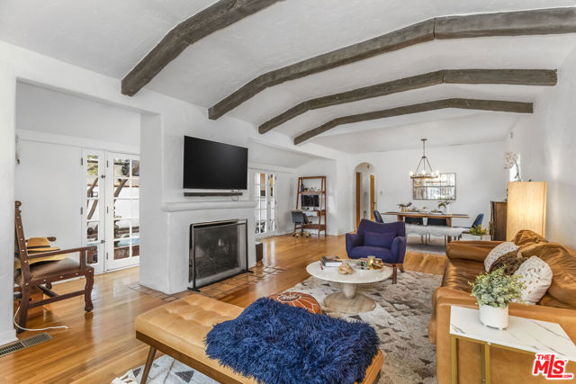 11208 Kling Street photo 4