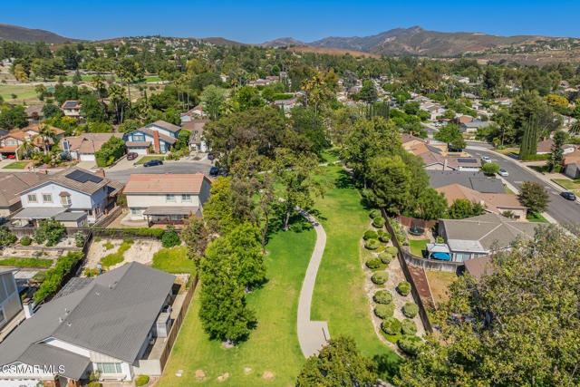 1569 Burning Tree Drive, Thousand Oaks CA: https://media.crmls.org/mediaz/7c200566-3625-4035-9a39-46f87b969fa9.jpg