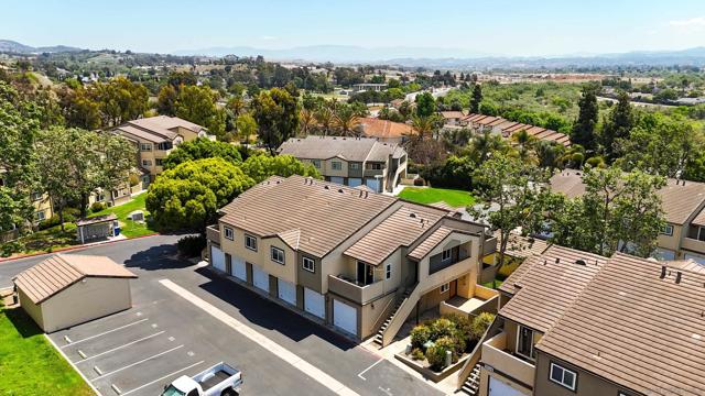 5033 Los Morros Way, Oceanside CA: https://media.crmls.org/mediaz/7c20e0d7-db33-491d-ac3a-0d5fdf8ae410.jpg