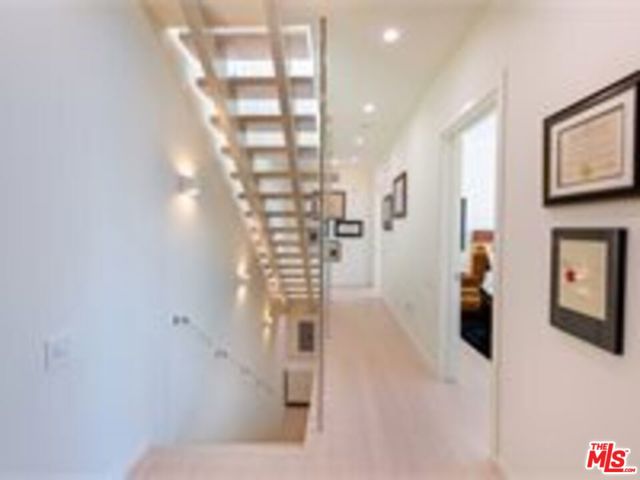 18223 Coastline Drive, Pacific Palisades CA: https://media.crmls.org/mediaz/7c20f008-0e6d-4a84-a589-0c29c440298c.jpg