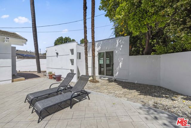 8944 Enfield Avenue, Sherwood Forest CA: https://media.crmls.org/mediaz/7c21601d-17aa-4dc7-8fbc-4491a8cd1038.jpg