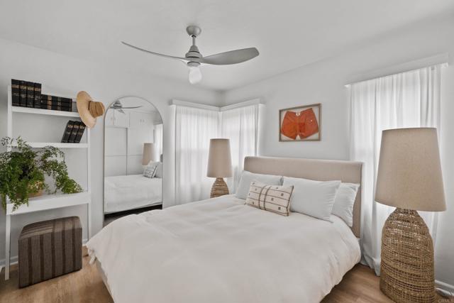 251 Orange Avenue, Coronado CA: https://media.crmls.org/mediaz/7c2199af-7bd3-4127-afee-80ac27cf9d3c.jpg