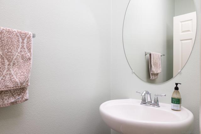 211 Spotted Saddle Way, Fallbrook CA: https://media.crmls.org/mediaz/7c21bb63-7112-4539-ab4f-5234e85d7303.jpg