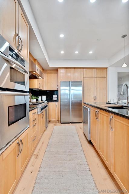 5420 La jolla Blvd., La Jolla CA: https://media.crmls.org/mediaz/7c21fafb-c311-4744-970a-07b2cd5632b9.jpg