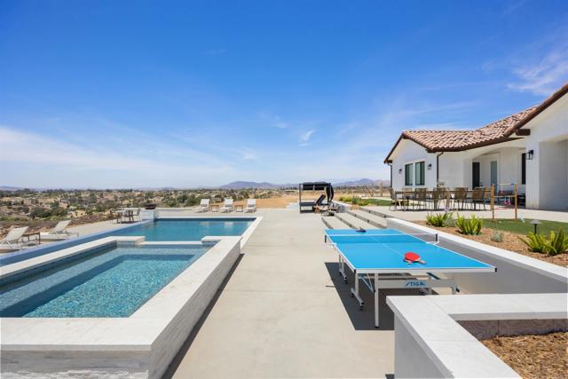 42144 Citrus Heights Road, Temecula CA: https://media.crmls.org/mediaz/7c231b0c-c509-4183-90b2-bf805a374cc6.jpg