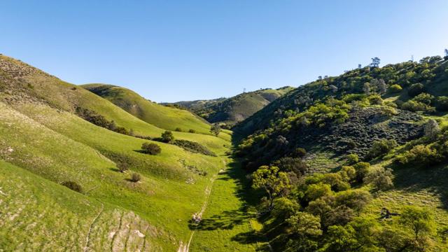 54800 Lonoak Road, King City CA: https://media.crmls.org/mediaz/7c235376-3b6c-4b89-a13f-1b9ff5b59574.jpg