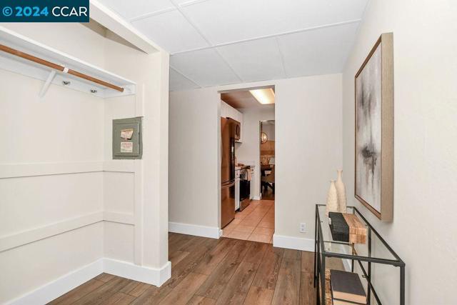 490 N Civic Drive, Walnut Creek CA: https://media.crmls.org/mediaz/7c2461c0-492c-4f3e-bd1e-08a2335f49c4.jpg