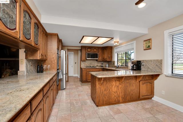 3215 Ohara Ave, Brentwood CA: https://media.crmls.org/mediaz/7c24815b-9020-4981-bc6f-c43d21b61091.jpg