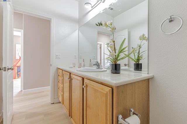113 Silver Bell Way, Oakley CA: https://media.crmls.org/mediaz/7c24a109-50c4-4962-8f4c-eeeb8f83270e.jpg