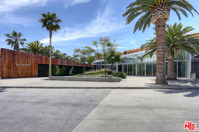 6020 S Seabluff Drive, Playa Vista CA: https://media.crmls.org/mediaz/7c24a20d-1220-44e8-bdb1-402dc4ecb9ff.jpg