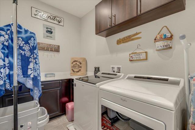 738 Sullivan Way, Gilroy CA: https://media.crmls.org/mediaz/7c24c0ff-ae3b-422a-b646-2cd58b208dcf.jpg