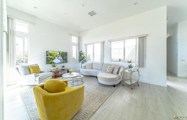814 Nugget Lane, Palm Springs CA: https://media.crmls.org/mediaz/7c24c7d8-549a-4919-b549-3fffe784b83c.jpg
