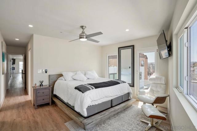 2820 Bayside Walk, San Diego CA: https://media.crmls.org/mediaz/7c24cd5c-3e1a-414b-b8bf-541657884bb9.jpg