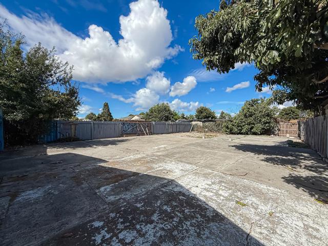 558 A Street, Hayward CA: https://media.crmls.org/mediaz/7c24e611-c524-4263-a150-34029fd94c9e.jpg