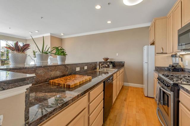 200 Portola Drive, San Francisco CA: https://media.crmls.org/mediaz/7c250c07-8673-412b-95fe-fbdb990b52ae.jpg