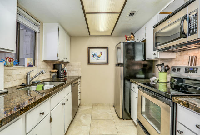 5225 E Waverly Drive, Palm Springs CA: https://media.crmls.org/mediaz/7c251f54-06cb-4f1f-9ebd-99fbf38bc7d2.jpg