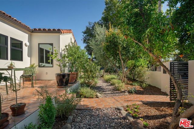 630 N Alta Vista Boulevard, Los Angeles CA: https://media.crmls.org/mediaz/7c25c32c-84d6-4df3-baee-7460e297d2ed.jpg