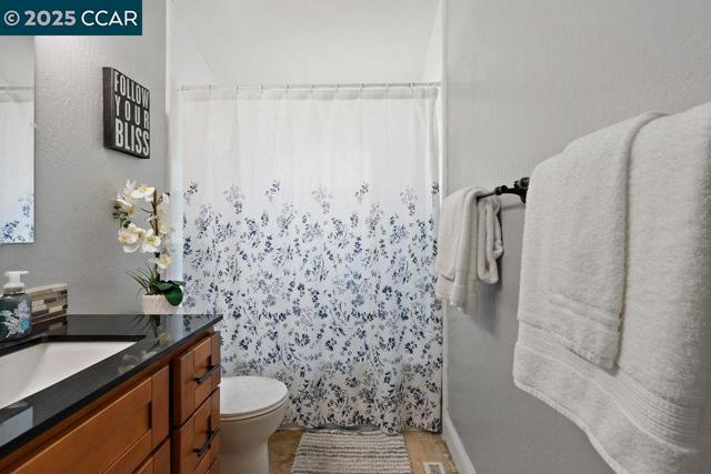 5494 Haussner Dr, Concord CA: https://media.crmls.org/mediaz/7c2664e6-b34c-4967-89d5-27e47d8a3299.jpg