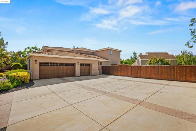 379 Yukon Way, Livermore CA: https://media.crmls.org/mediaz/7c2680ad-03c4-46f4-8fe2-ecc57a0497a8.jpg