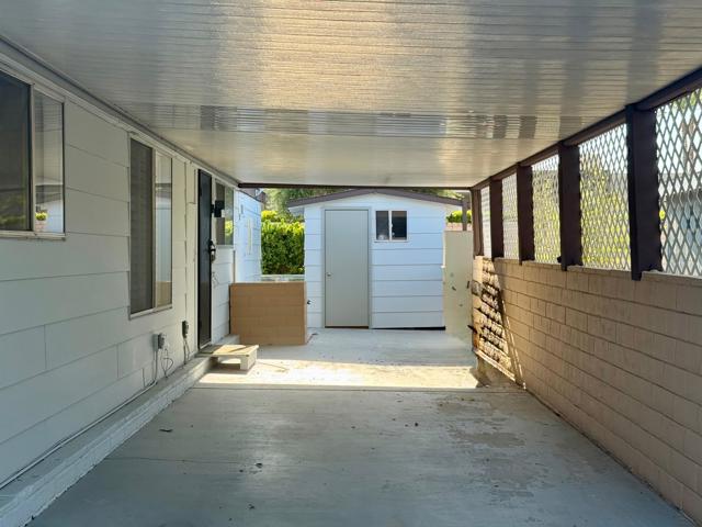 14 International Boulevard, Rancho Mirage CA: https://media.crmls.org/mediaz/7c268d15-2c0c-4bf6-bfa0-757cc37973a4.jpg