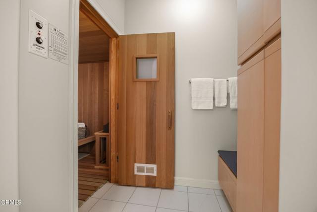 3097 Bayshore Avenue, Ventura CA: https://media.crmls.org/mediaz/7c2695cf-2e95-43e9-b5c4-c012a7f8c274.jpg