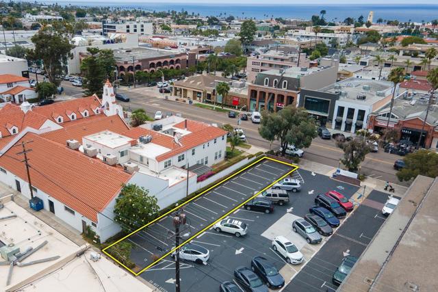 7733 Girard Ave, La Jolla CA: https://media.crmls.org/mediaz/7c2752f7-10ed-4c5f-858f-387be2ec4086.jpg