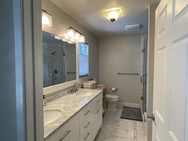 Detail Gallery Image 24 of 56 For 6860 Whitaker Ave, Lake Balboa,  CA 91406 - 3 Beds | 2 Baths