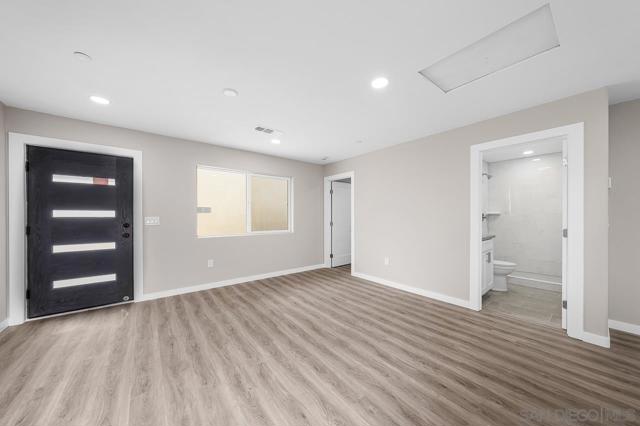 3335 37 S Barcelona St., Spring Valley CA: https://media.crmls.org/mediaz/7c286980-cb1a-4dab-a6c5-fef29820e582.jpg