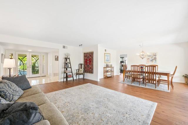 Detail Gallery Image 10 of 33 For 17503 Plaza Dolores, San Diego,  CA 92128 - 2 Beds | 2 Baths