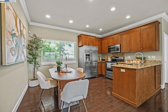 200 Valletta Ln, Pleasanton CA: https://media.crmls.org/mediaz/7c28ca20-bec2-4efb-b14f-7830931b0095.jpg