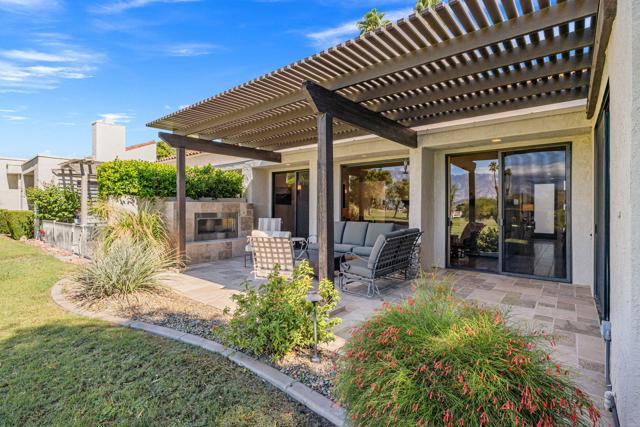 730 Inverness Drive, Rancho Mirage CA: https://media.crmls.org/mediaz/7c28e489-7d59-4448-a266-55703f612f2f.jpg