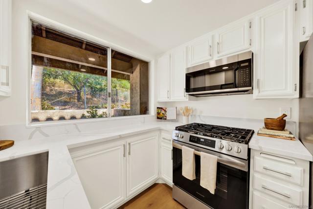 1122 Grape St, San Marcos CA: https://media.crmls.org/mediaz/7c2944ee-8b03-4368-875d-1fead63430ac.jpg