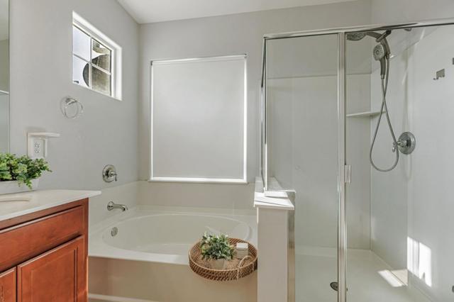 9565 Grande Drive, Gilroy CA: https://media.crmls.org/mediaz/7c294729-93e2-4508-adcc-95f3dfb18a8e.jpg