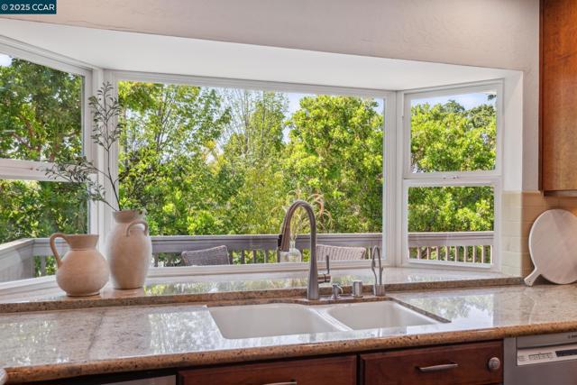 561 Morecroft Road, Lafayette CA: https://media.crmls.org/mediaz/7c29a76d-a52b-4ab2-adcb-faf7a2bde90c.jpg