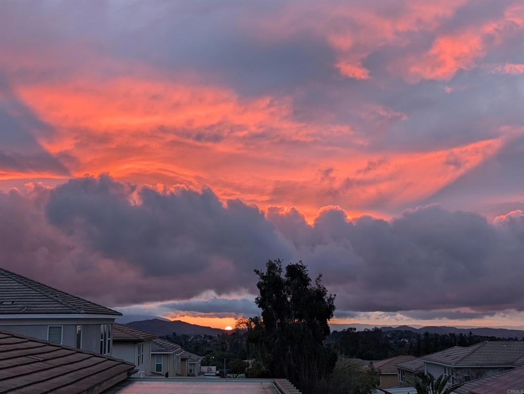 https://media.crmls.org/mediaz/7c2a2e5a-492d-4afc-a94f-8b9639de29d7.jpg?preset=X-Large