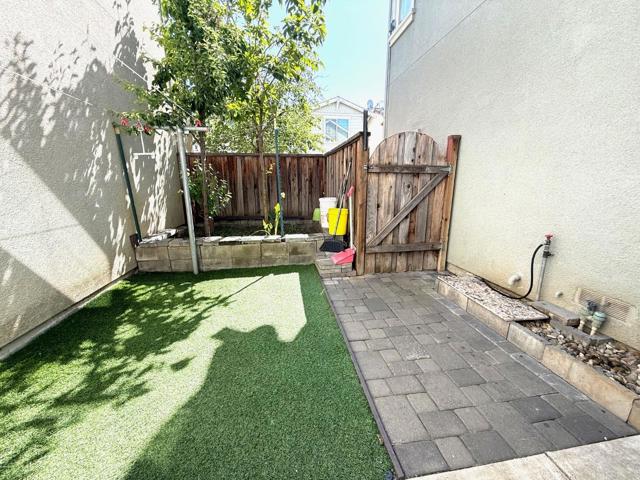 188 Caroline Lane, Gilroy CA: https://media.crmls.org/mediaz/7c2aa8d4-c8ea-4a37-9e23-cf65d71556ad.jpg