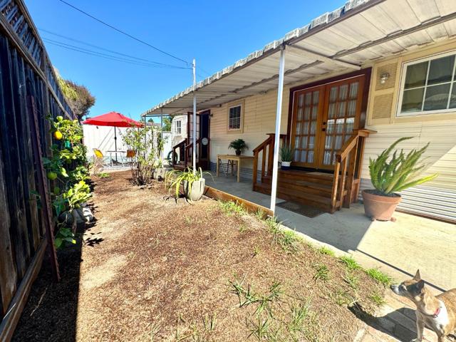 2120 N Pacific Avenue, Santa Cruz CA: https://media.crmls.org/mediaz/7c2ac6ee-73d2-43da-b6f9-f7f046795f18.jpg