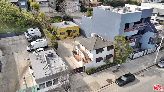 11420 VENTURA Boulevard, Studio City CA: https://media.crmls.org/mediaz/7c2afdc1-fb06-4e65-a5d1-7f5764d7ae93.jpg