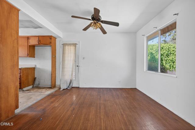 286 Homer Avenue, Ventura CA: https://media.crmls.org/mediaz/7c2ba3c8-0578-44aa-8034-568ee647df97.jpg